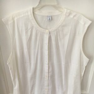 Old Navy: Breezy Capri-Linen Top